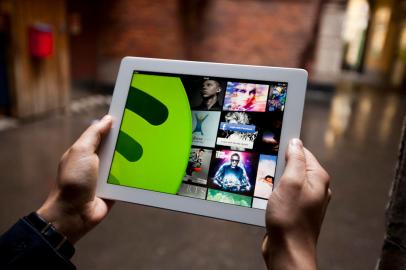 Spotify<!-- NICAID(9622998) -->