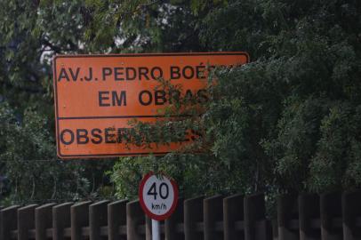 Porto Alegre, RS, Brasil, 10-08-2021: Obras na avenida Jose Pedro Boessio, trecho de 846 metros entre as avenidas Palmira Gobbi e Ernesto Neugebauer. Foto: Mateus Bruxel / Agência RBSIndexador: Mateus Bruxel<!-- NICAID(14858661) -->