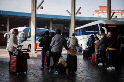 Porto Alegre, RS, 17/08/2021 - crise no transporte rodoviário de passageiros. Empresas de transporte enfrentam dificuldades por conta da baixa demanda. (Foto: Anselmo Cunha/Agência RBS)<!-- NICAID(14864558) -->