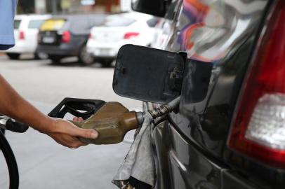 FLORIANÓPOLIS, SC, BRASIL, 07/11/2014: Alta no preço da gasolina.(Foto: CRISTIANO ESTRELA / Agência RBS, Editoria NOTICIAS)