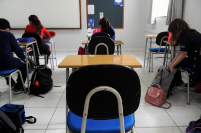 CAXIAS DO SUL, RS, BRASIL, 18/08/2021 - Fotos no Colégio Murialdo para pauta do novo protocolo de distanciamento em sala de aula (mudou de 1,5 metro para 1 metro a distância entre os estudantes).  (Marcelo Casagrande/Agência RBS)<!-- NICAID(14865602) -->