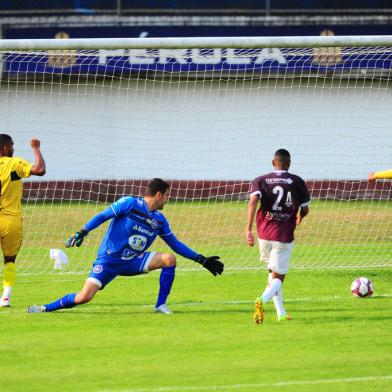 CAXIAS DO SUL, RS, BRASIL, 21/08/2021. Caxias x FC Cascavel, jogo válido pela 12ª rodada do Grupo 8 da série D do Campeonato Brasileiro e realizado no estádio Centenário. (Porthus Junior/Agência RBS)<!-- NICAID(14868799) -->