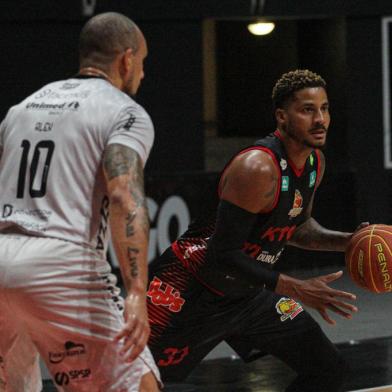 KTO/Caxias do Sul Basquete enfrenta o Bauru, no jogo 2 dos playoffs do NBB.<!-- NICAID(14765476) -->