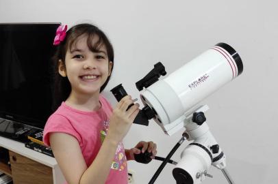 Nicole, a menina de 8 anos que pode ser a astrônoma mais jovem do mundo a identificar asteroides<!-- NICAID(14870388) -->