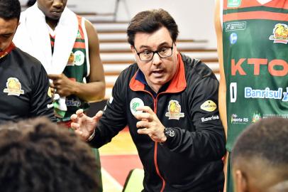 Técnico Ricardo Mancuso, na estreia do KTO/Caxias do Sul Basquete/Recreio da Juventude, contra o Pato Basquete-PR, na Liga de Desenvolvimento de Basquete (LDB).<!-- NICAID(14841740) -->