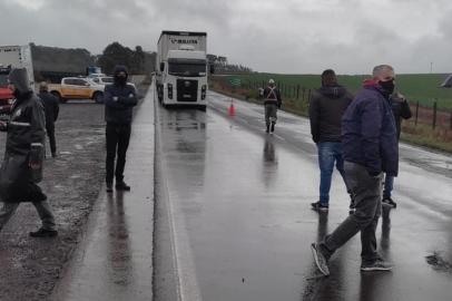 Manifestação pede melhorias na RS-122, entre Antônio Prado e Campestre da Serra<!-- NICAID(14872651) -->