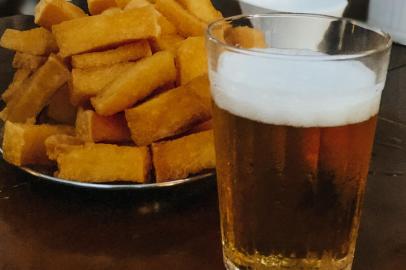 polenta, porto alegre, destemperados, cerveja<!-- NICAID(14743957) -->