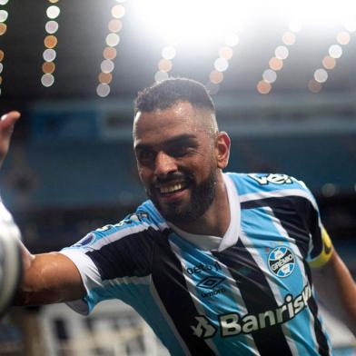 Brazils Gremio Maicon celebrates after scoring against Venezuelas Aragua during the Copa Sudamericana football tournament group stage match at the Gremio Arena in Porto Alegre, Brazil, on May 6, 2021. (Photo by Daniel Marenco / POOL / AFP)Editoria: SPOLocal: Porto AlegreIndexador: DANIEL MARENCOSecao: soccerFonte: POOLFotógrafo: STR<!-- NICAID(14776723) -->