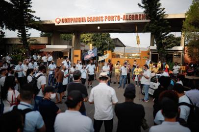 02/09/2021 - PORTO ALEGRE, RS - Assembleia dos Rodoviarios na Carris, em Porto Alegre. FOTO: Anselmo Cunha / Agência RBS<!-- NICAID(14879734) -->