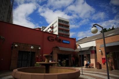 PORTO ALEGRE, RS, BRASIL - Última exibição de cinema no Guion. Dono do Guion anunciou que neste sábado ocorrerá as últimas exibições de cinema no Guion. Acompanhamos o movimento e fizemos um ambiental da despedida.Foto: Jefferson Botega / Agencia RBSIndexador: Jeff Botega<!-- NICAID(14881726) -->