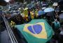 Sob chuva no Parcão, manifestantes prestam apoio a Bolsonaro e criticam o STF