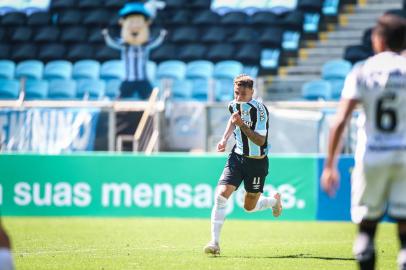 Gremio x CearaRS - FUTEBOL/CAMPEONATO BRASILEIRO 2021 /GREMIO X CEARA- ESPORTES - Lance da partida entre Gremio e Ceara disputada na manha deste domingo, na Arena do Gremio, em partida valida pela Campeonato Brasileiro 2021. FOTO: LUCAS UEBEL/GREMIO FBPAEditoria: SPOLocal: Porto AlegreIndexador: Lucas UebelSecao: futebolFonte: Gremio.netFotógrafo: Gremio x Ceara<!-- NICAID(14887473) -->