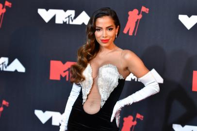 Brazilian singer Anitta arrives for the 2021 MTV Video Music Awards at Barclays Center in Brooklyn, New York, September 12, 2021. (Photo by ANGELA WEISS / AFP)<!-- NICAID(14887954) -->