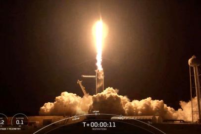 This screengrab taken from the SpaceX live webcast shows a SpaceX Falcon 9 rocket carrying the Inspiration4 crew, Hayley Arceneaux, Jared Isaacman, Sian Proctor and Christopher Sembroski onboard, blasting off from NASAs Kennedy Space Center in Florida, on September 15, 2021. - A SpaceX Falcon 9 rocket carrying four space tourists blasted off from the Kennedy Space Center in Florida for the first mission to orbit the globe with an all-civilian crew. (Photo by - / SPACEX / AFP) / RESTRICTED TO EDITORIAL USE - MANDATORY CREDIT AFP PHOTO /  SPACEX  - NO MARKETING - NO ADVERTISING CAMPAIGNS - DISTRIBUTED AS A SERVICE TO CLIENTSEditoria: SCILocal: Kennedy Space CenterIndexador: -Secao: space programmeFonte: SPACEXFotógrafo: Handout<!-- NICAID(14890665) -->