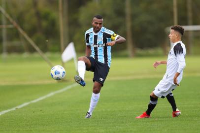 Brasileiro de Aspirantes - Grêmio x CearáFoto: Rodrigo Fatturi/Grêmio.Na foto: Leonardo Gomes, lateral-direito do Grêmio.<!-- NICAID(14891391) -->