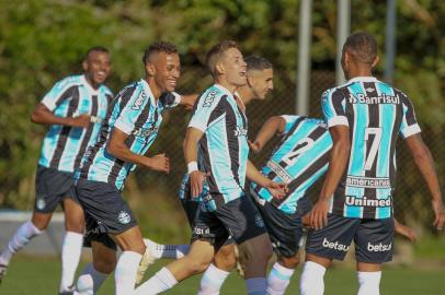 Pedro Lucas comemora gol do Grêmio contra o Ceará pelo Brasileirão de Aspirantes