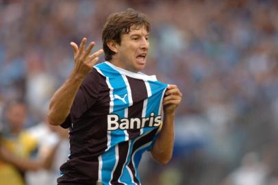 *** Fernando-Gremio e Juventude 32 ***Grêmio e Juventude decidem a final do Campeonato Gaúcho 2007 no estádio Olímpico.NA foto Tcheco comemora seu primeiro gol contra o JU.<!-- NICAID(1935949) -->