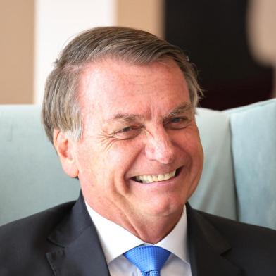 NOVA YORK, NOVA YORK - 20 DE SETEMBRO: O presidente do Brasil Jair Bolsonaro ri enquanto se senta com o primeiro-ministro britânico Boris Johnson para uma reunião bilateral na residência diplomática do Reino Unido em 20 de setembro de 2021 na cidade de Nova York. O primeiro-ministro britânico é um dos mais de 100 chefes de estado ou de governo a comparecer pessoalmente à 76ª sessão da Assembleia Geral da ONU, embora o tamanho das delegações seja menor devido à pandemia de Covid-19. Michael M. Santiago-Pool / Getty Images / AFP (Foto: Michael M. Santiago / GETTY IMAGES NORTH AMERICA / Getty Images via AFP)<!-- NICAID(14894320) -->