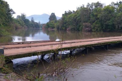 Encontrado caxiense que se afogou no Rio Caí, em Vale Real<!-- NICAID(14896188) -->