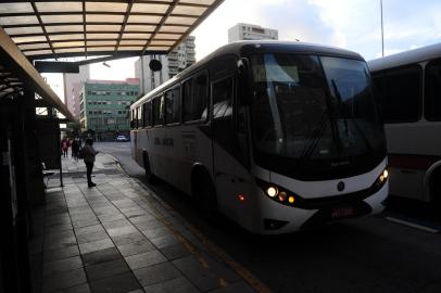 CAXIAS DO SUL, RS, BRASIL, 11/05/2021. Visate vai assumir o serviço de transporte intramunicipal em Caxias do SulCase: Cladecir Kich, 47 anos, motorista da Expresso Santa Lúcia, que faz as linhas de Santa Lúcia do Piaí e de Fazenda Souza. (Porthus Junior/Agência RBS)<!-- NICAID(14780383) -->