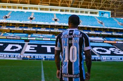 Douglas Costa na Arena do Grêmio.<!-- NICAID(14792433) -->