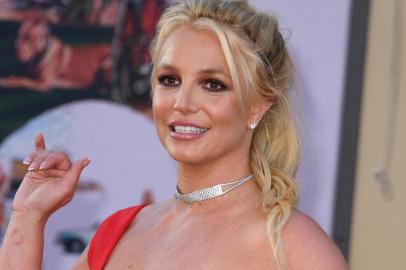 (FILES) In this file photo taken on July 22, 2019 US singer Britney Spears arrives for the premiere of Sony Pictures Once Upon a Time... in Hollywood at the TCL Chinese Theatre in Hollywood, California. - After weeks of twists and turns -- and two major new documentaries -- Britney Spears highly public bid to end her fathers guardianship could reach its conclusion at a court hearing on September 29, 2021. Britneys father has controlled her life for the past 13 years, under a controversial legal arrangement that the US pop singer has slammed as abusive and that her lawyers have demanded be scrapped. (Photo by VALERIE MACON / AFP)Editoria: ACELocal: HollywoodIndexador: VALERIE MACONSecao: cinemaFonte: AFPFotógrafo: STF<!-- NICAID(14902643) -->