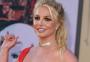 Após fim da tutela, Britney Spears aparece pilotando avião em postagem nas redes sociais