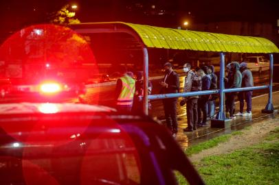 PORTO ALEGRE, RS, BRASIL - 30.09.2021 - Uma semana do latrocínio no ponto de ônibus próximo do Barra Shopping. (Foto: Marco Favero/Agencia RBS)<!-- NICAID(14903297) -->