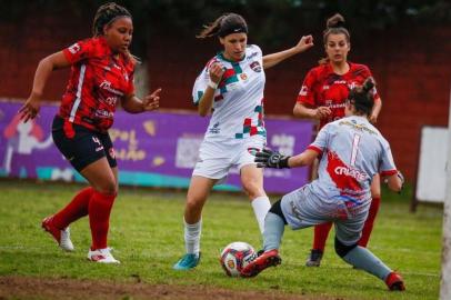 O Brasil de Farroupilha derrotou o Guarany de Bagé por 7 a 0 pelo Gauchão Feminino.<!-- NICAID(14905176) -->