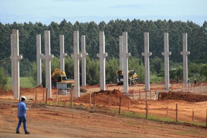 GLÓRINHA,RS,BRASIL.2021,10,08.Construção da isntalações da industria espanhola ALCELORMITTAL.(RONALDO BERNARDI/AGENCIA RBS).<!-- NICAID(14909982) -->