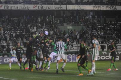 CAXIAS DO SUL, RS, BRASIL, 09/10/2021 - O Juventude enfrenta o América-MG, neste sábado (9), às 21h, pela 25ª rodada do Campeonato Brasileiro Série A. O confronto marca o retorno dos torcedores ao Estádio Alfredo Jaconi, que esgotaram os 2,5 mil check-in disponíveis para os sócios e estarão de volta após 19 meses de pandemia do coronavírus. (Marcelo Casagrande/Agência RBS)<!-- NICAID(14911303) -->