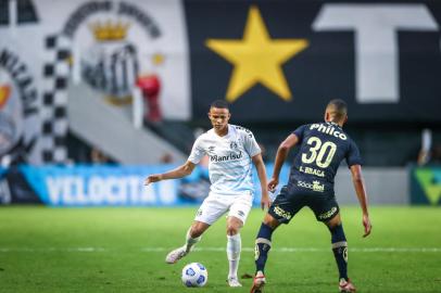 Gremio x SantosFUTEBOL/CAMPEONATO BRASILEIRO 2021 /GREMIO X SANTOS - ESPORTES - Lance da partida entre Gremio e Santos disputada na tarde deste domingo na Vila Belmiro, em Santos, em partida valida pela Campeonato Brasileiro 2021. FOTO: LUCAS UEBEL/GREMIO/DIVULGAÇÃOEditoria: SPOIndexador: Lucas UebelSecao: futebolFonte: Gremio.netFotógrafo: Gremio x Santos<!-- NICAID(14911935) -->