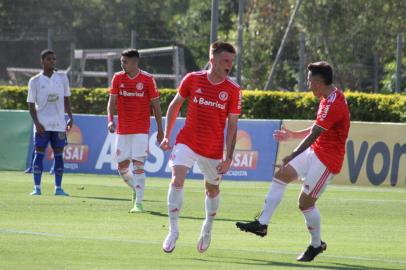 Inter vence o Cruzeiro e se classifica às quartas de final do Brasileirão sub-20Na foto: atacante Nicolas (C), autor do segundo gol da vitória<!-- NICAID(14913176) -->