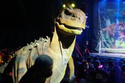 **EM BAIXA**Apresentacao do Circo dos Dinossauros em Porto Alegre<!-- NICAID(14913486) -->