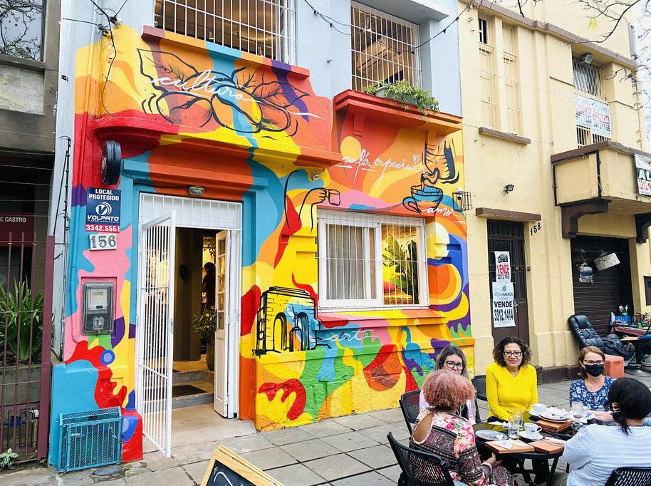 Novidade em Porto Alegre: conheça a cafeteria colorida que une cafés  especiais e arte urbana próxima à Redenção | Destemperados
