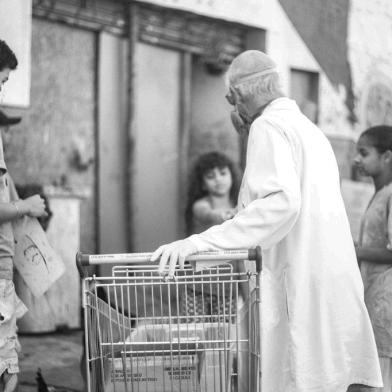 Padre Julio Lancellotti para a coluna de Claudia Tajes<!-- NICAID(14911192) -->