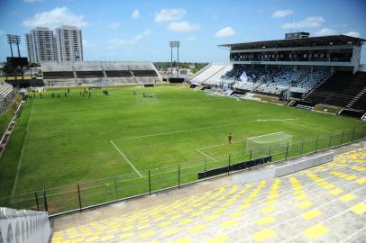 NATAL, RN, BRASIL, 16/10/2021. Estádio Maria Lamas Farache, o Frasqueirão, recebe torcedores no último treino do ABC antes do jogo contra a SER Caxias, domingo (17/10). (Porthus Junior/Agência RBS)<!-- NICAID(14917210) -->