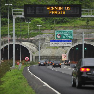 RS, BRASIL - 08/02/2013FOTO:FÉLIX ZUCCO /ZERO HORATemporada de Praia - Túnel BR-101,feriado de carnaval<!-- NICAID(9081400) -->