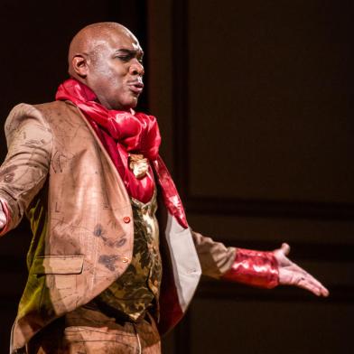 Fotos de cena da ópera O Engenheiro, de Tim Rescala, apresentada em 2021 pela Orquestra Theatro São Pedro, com regência de Evandro Matté. Na foto, o barítono David Marcondes, que faz o papel principal, de André Rebouças.<!-- NICAID(14919268) -->