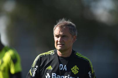 O técnico Diego Aguirre comanda treino do Inter no CT Parque Gigante.<!-- NICAID(14918448) -->