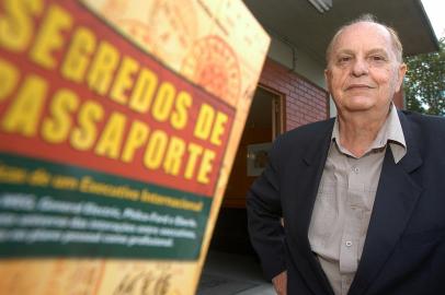 *** Segredos de Passaporte/ xu ***Américo Ribeiro Mendes Netto é Autor do livro Segredos de Passaporte.<!-- NICAID(76742) -->