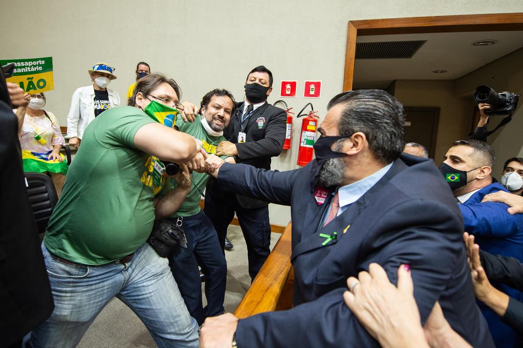 Desburocratização na veia  Câmara Municipal de Porto Alegre