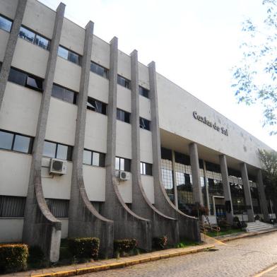 CAXIAS DO SUL, RS, BRASIL, 23/10/2016. Centro administrativo. Fachada da Prefeitura Municipal de Caxias do Sul. (Porthus Junior/Pioneiro)<!-- NICAID(12520596) -->