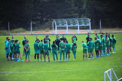 CAXIAS DO SUL, RS, BRASIL, 20/10/2021. Primeiro treino do novo técnico do Juventude, Jair Ventura. Ele chega com a missão de livrar a equipe do rebaixamento no Brasileirão. (Porthus Junior/Agência RBS)Indexador:                                 <!-- NICAID(14920284) -->