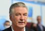 Alec Baldwin pede arquivamento de processo por tiro no set de "Rust"