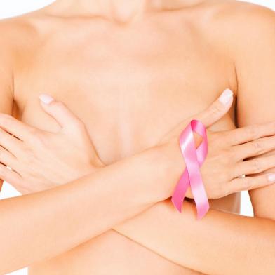 corpo mulher seios, outubro rosa, cancer de mama<!-- NICAID(11719662) -->