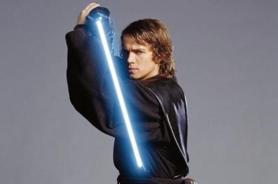 Ator Hayden Christensen interpreta o jovem Anakin Skywalker, cavaleiro Jedi que se transforma no maligno Darth Vader no filme A Vingança dos Sith (Revenge of the Sith), da série Star Wars. Fonte: Divulgação<!-- NICAID(1672967) -->