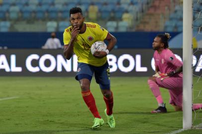 Colombias Miguel Angel Borja celebrates after scoring a penalty against Peru during their Conmebol Copa America 2021 football tournament group phase match at the Olympic Stadium in Goiania, Brazil, on June 20, 2021. (Photo by NELSON ALMEIDA / AFP)Editoria: SPOLocal: GoianiaIndexador: NELSON ALMEIDASecao: soccerFonte: AFPFotógrafo: STF<!-- NICAID(14924258) -->