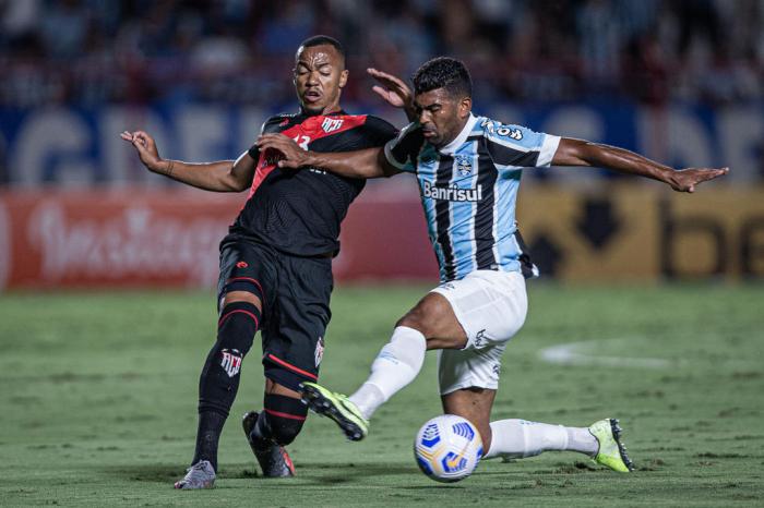 Gremio Leva 2 A 0 Do Atletico Go E Perde Nova Chance De Sair Do Z 4 Do Brasileirao Gzh