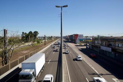 CANOAS, RS, BRASIL - Trajeto Porto Alegre-Caxias do Sul via BR-116. (Foto: Jefferson Botega/Agencia RBS)<!-- NICAID(14924686) -->